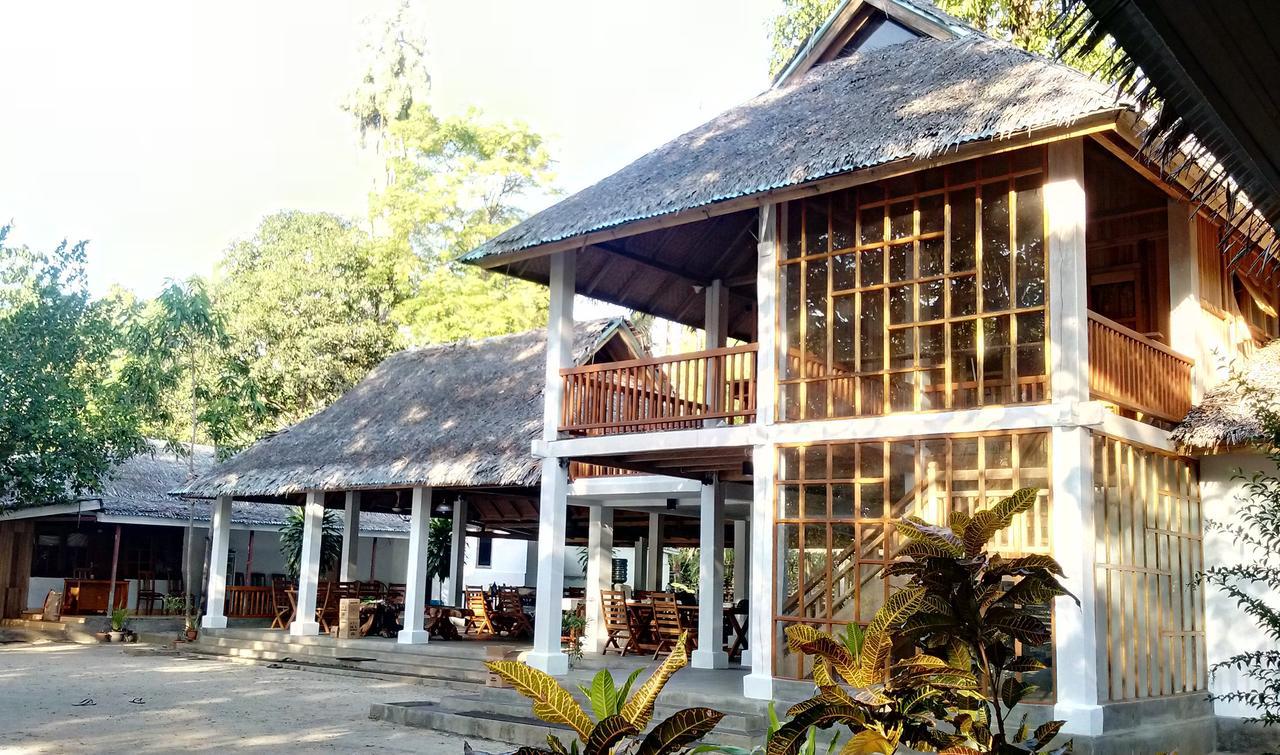 Jonaths Cottage Bunaken Exterior photo