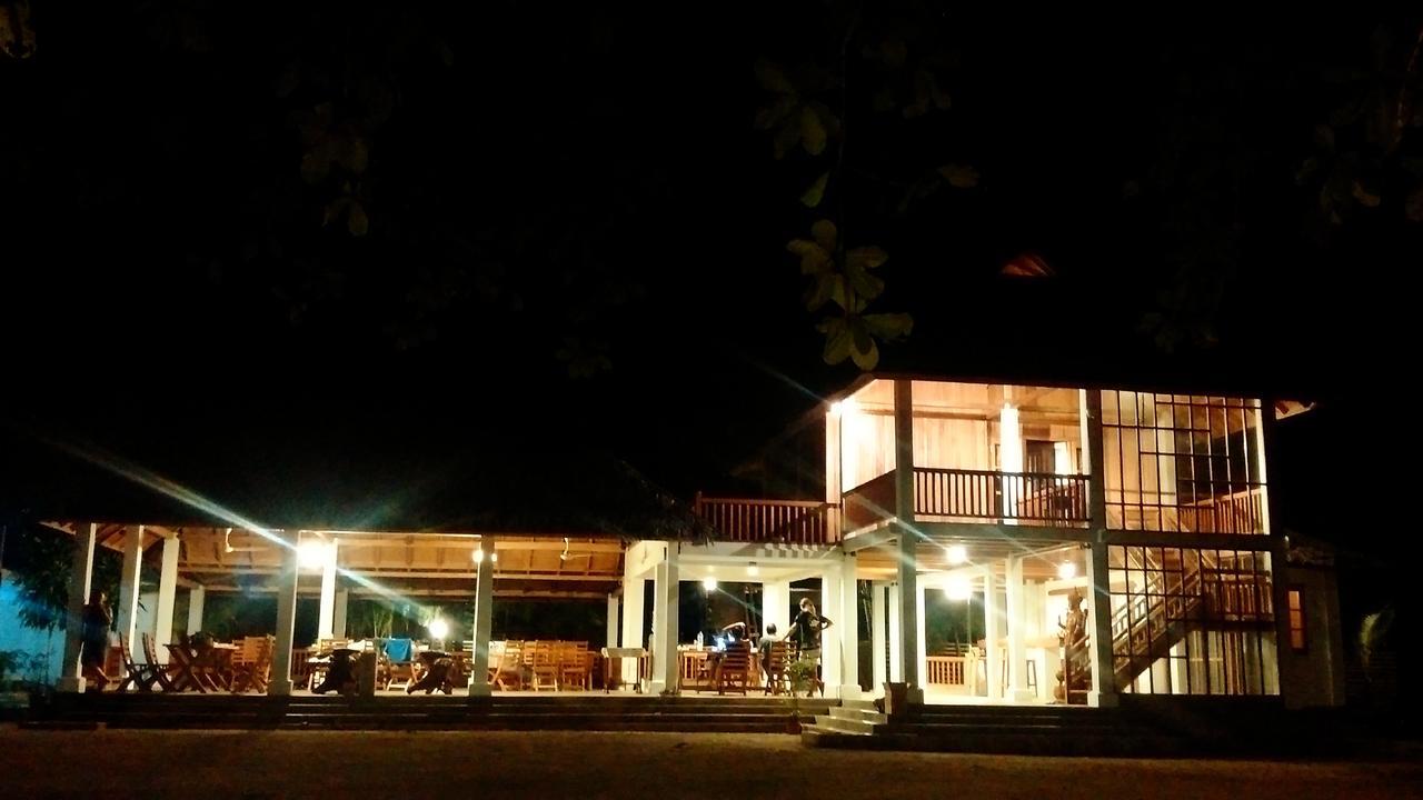 Jonaths Cottage Bunaken Exterior photo