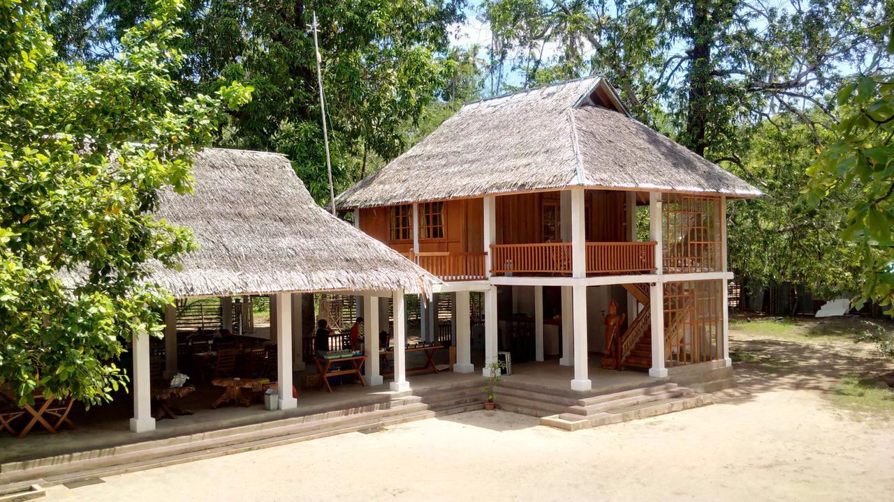 Jonaths Cottage Bunaken Exterior photo