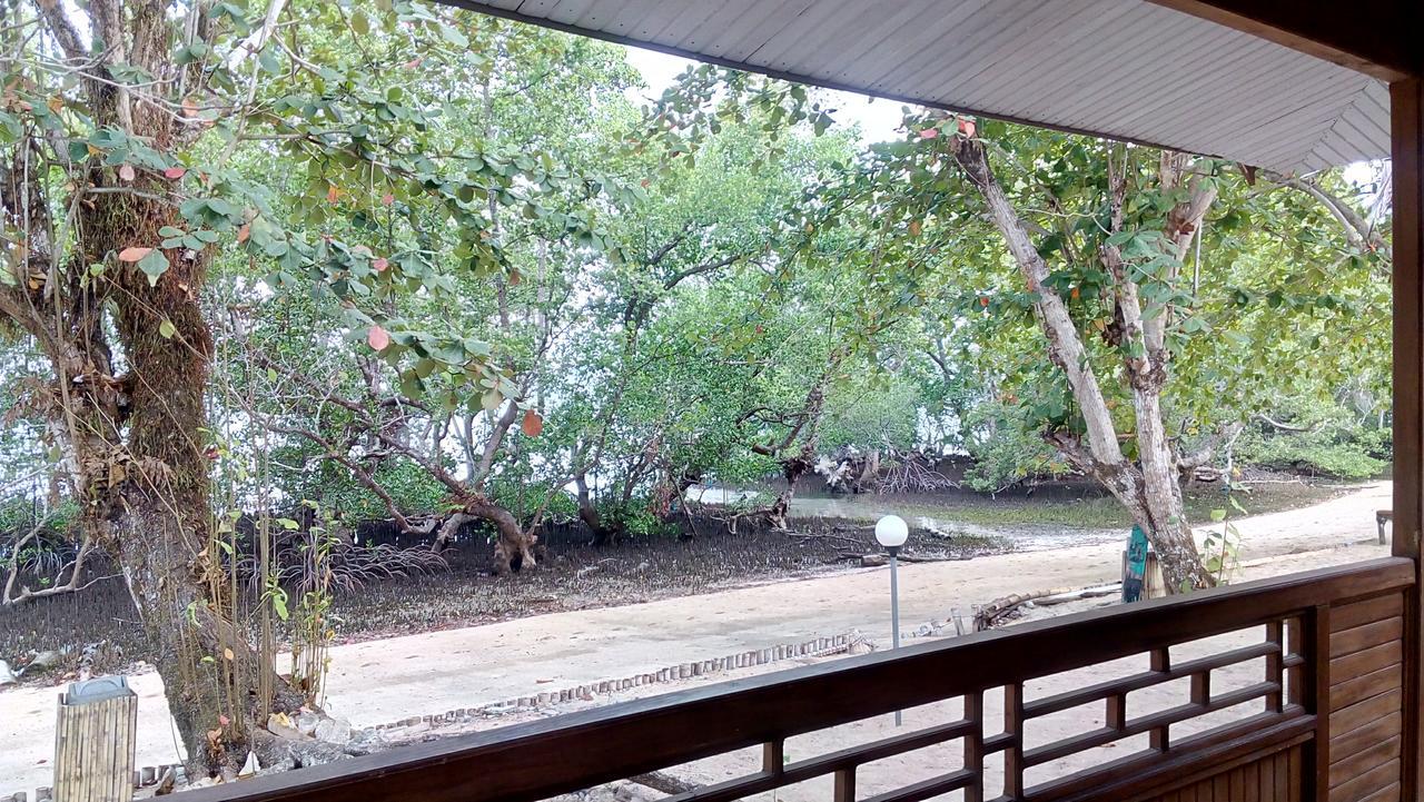 Jonaths Cottage Bunaken Exterior photo