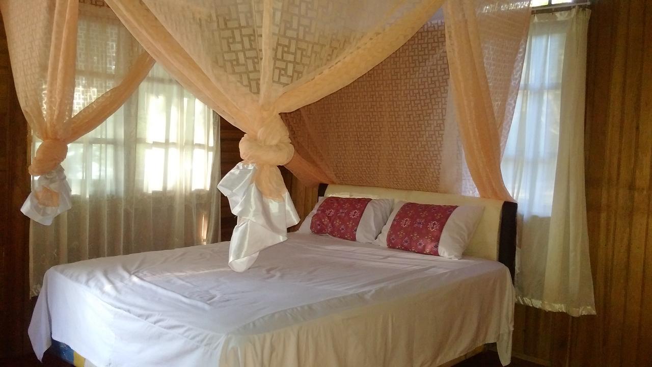 Jonaths Cottage Bunaken Exterior photo