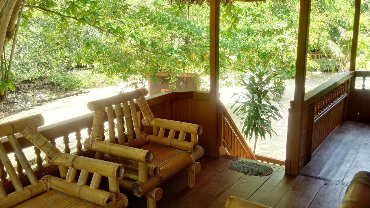 Jonaths Cottage Bunaken Exterior photo