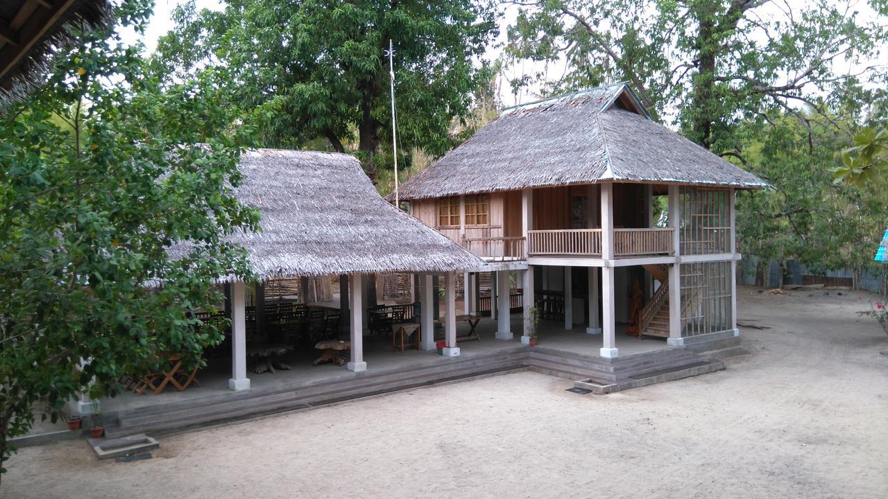 Jonaths Cottage Bunaken Exterior photo