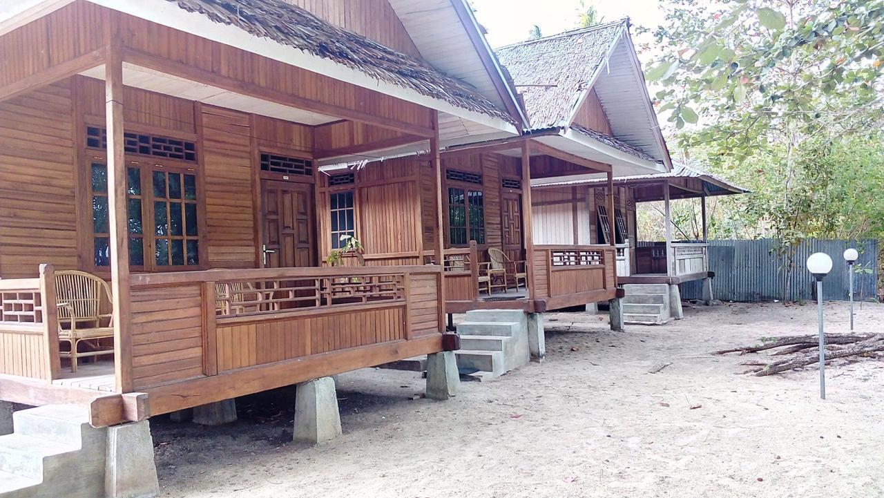 Jonaths Cottage Bunaken Exterior photo