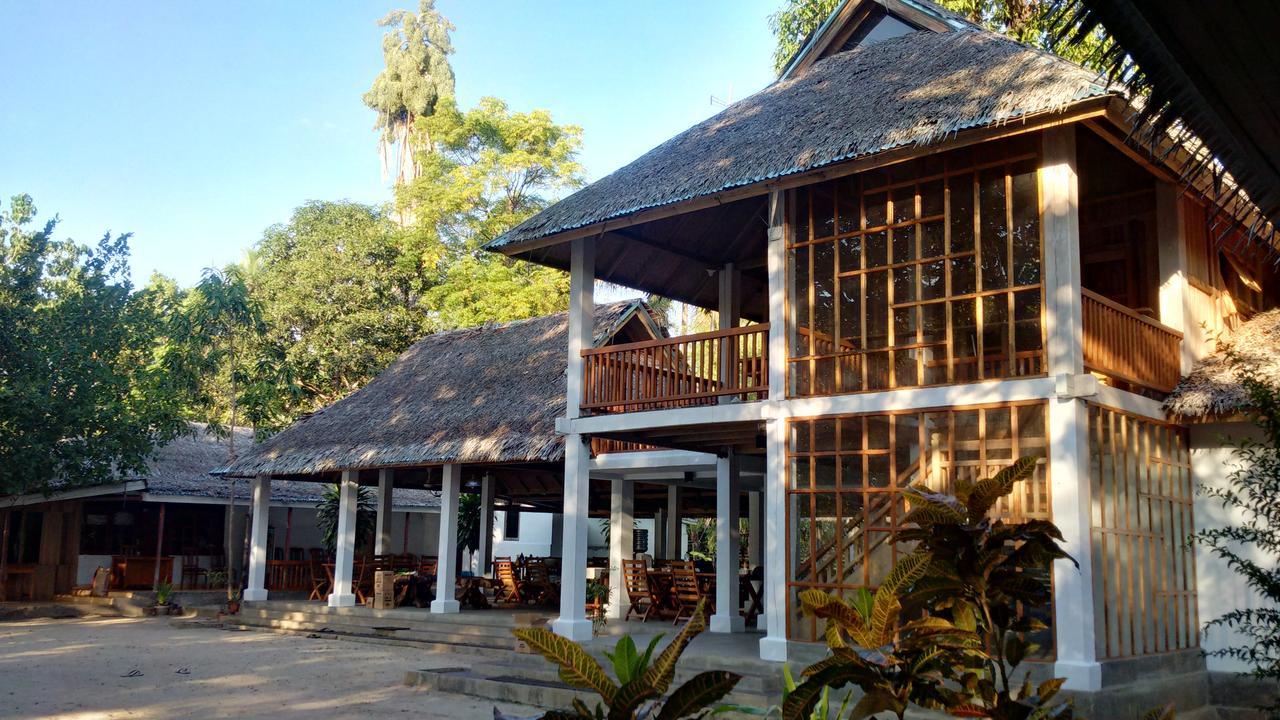 Jonaths Cottage Bunaken Exterior photo