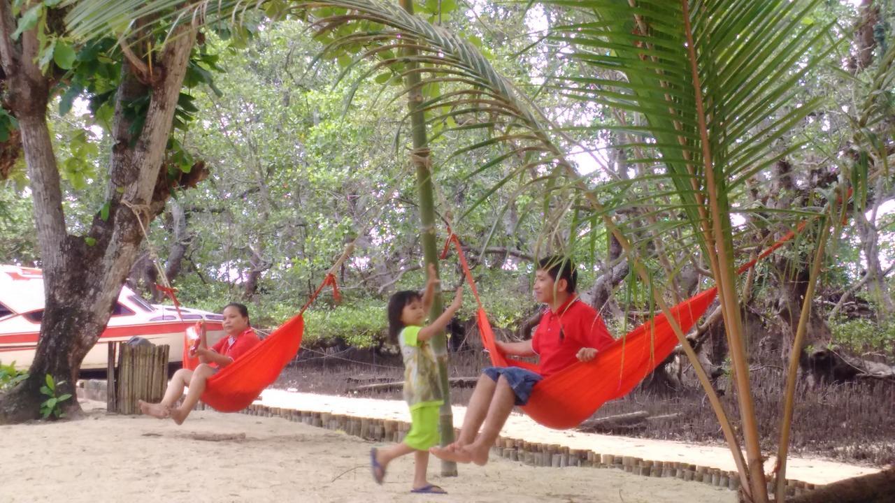 Jonaths Cottage Bunaken Exterior photo
